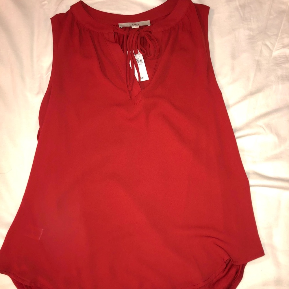 Red tank top perfect for work!